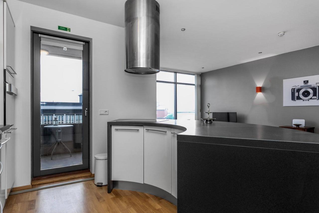 Sunny Apartment - By The Sea In City Center Reykjavik Bagian luar foto