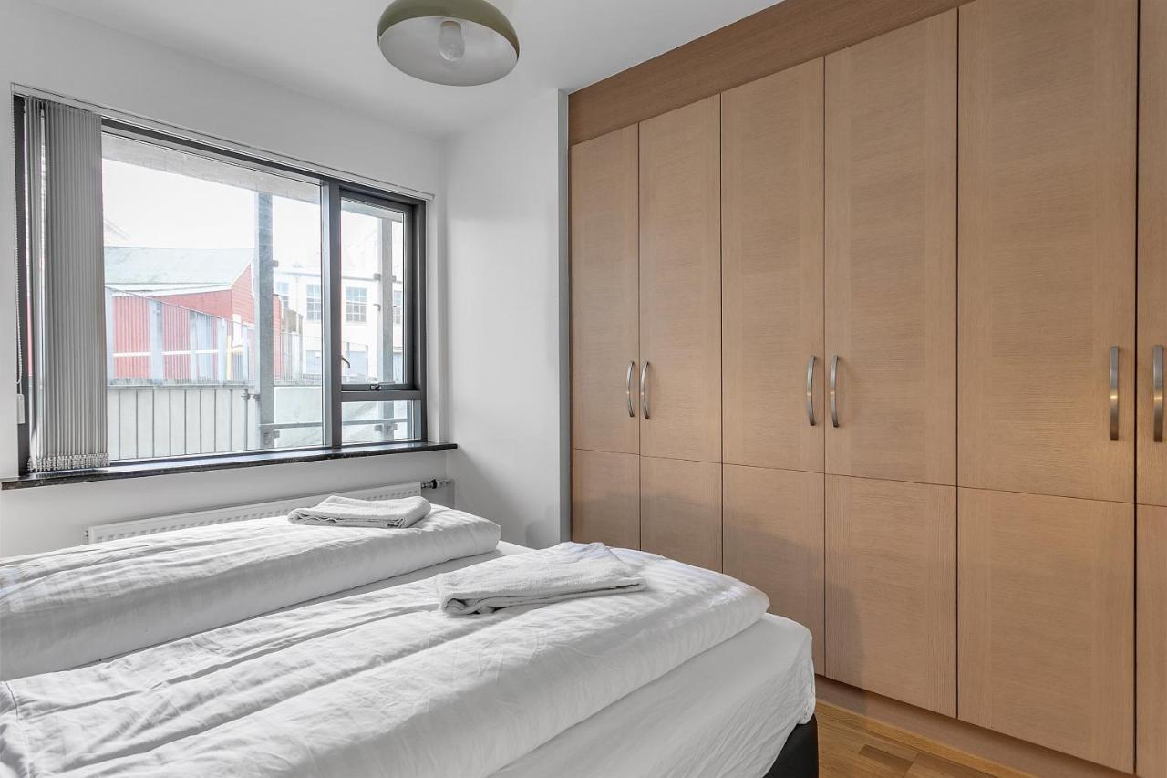 Sunny Apartment - By The Sea In City Center Reykjavik Bagian luar foto